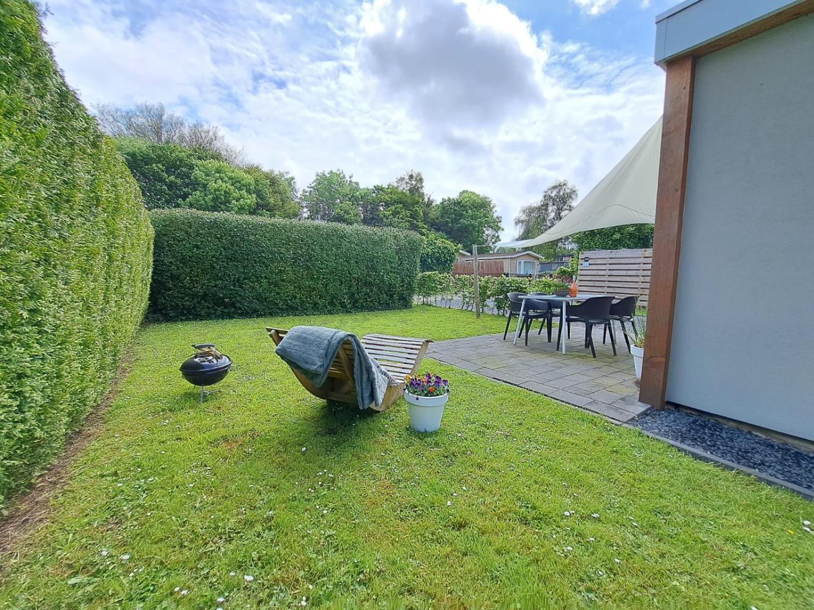 Vakantiehuis Mooie Entree Zwembad In De Zomer Vp010