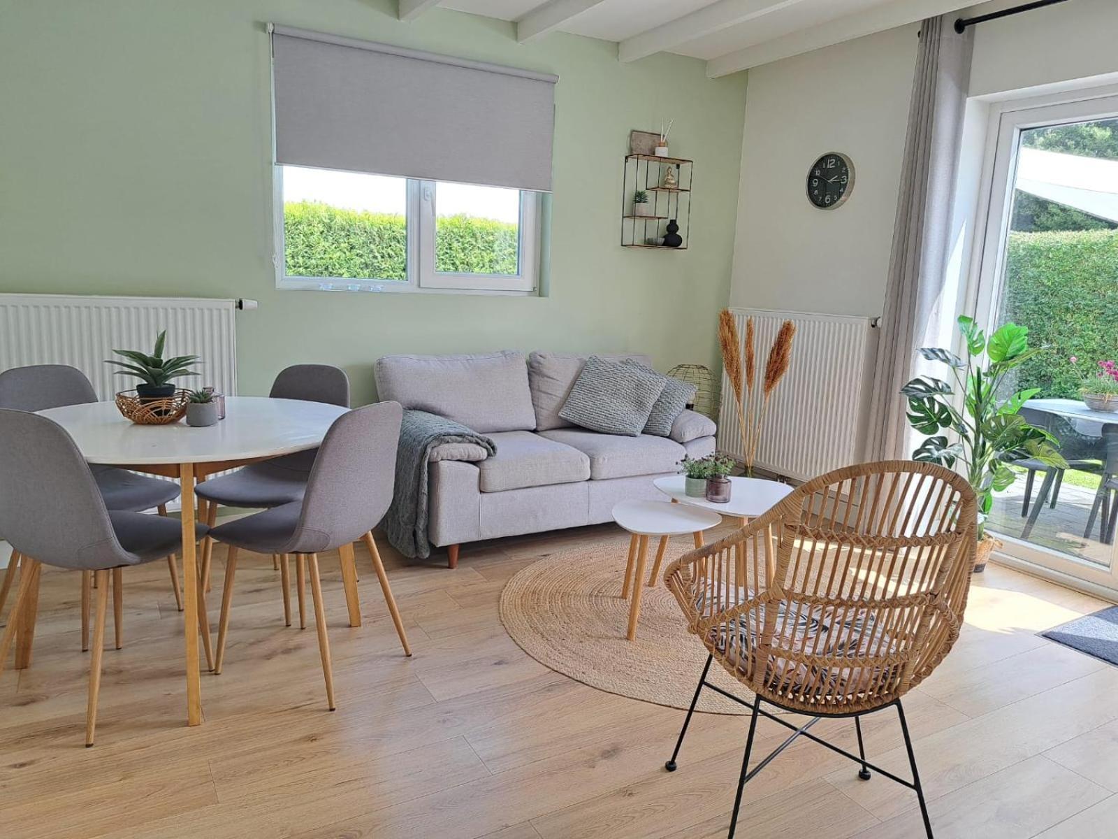 Vakantiehuis Mooie Entree Zwembad In De Zomer Vp010