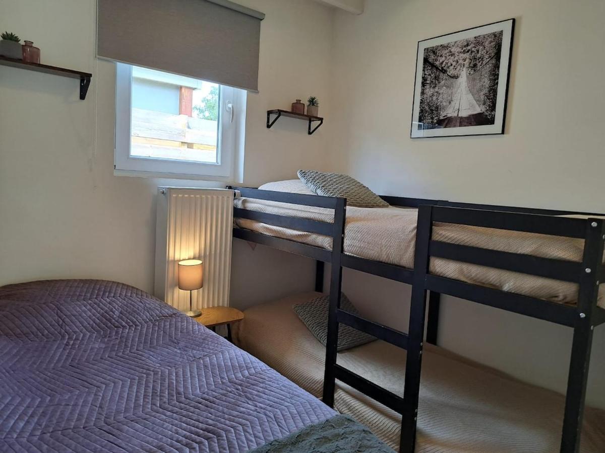 Mooie Entree Zwembad In De Zomer Vp010 Vakantiehuis Heinkenszand